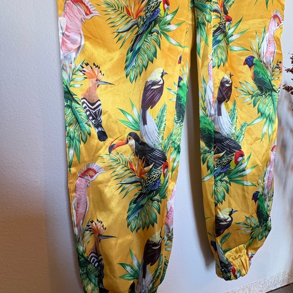 Silkie birds in paradise pants - Picture 3 of 8